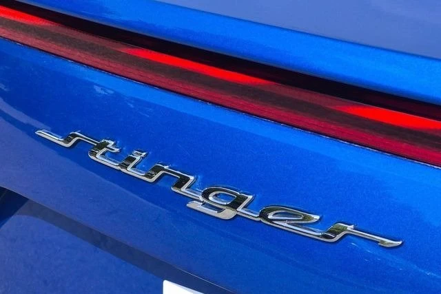 2022 Kia Stinger GT - Image 9 of 16