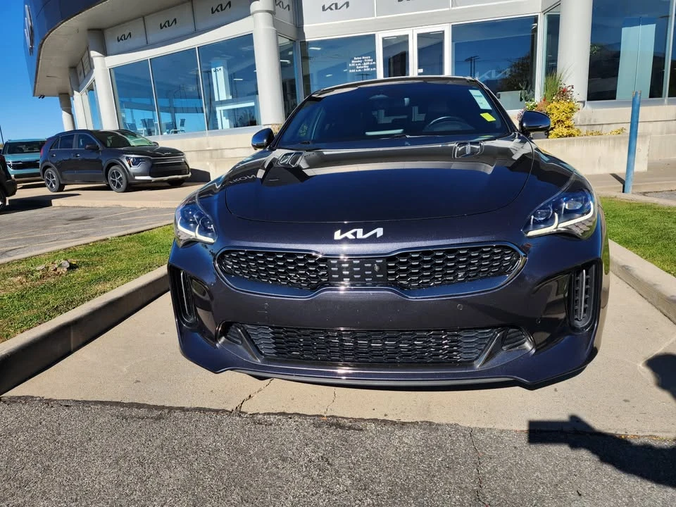 2022 Kia Stinger GT - Image 8 of 20