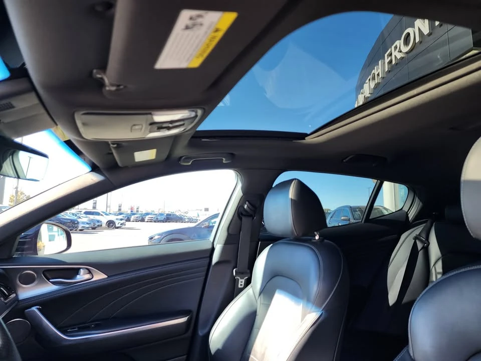 2022 Kia Stinger GT - Image 17 of 20