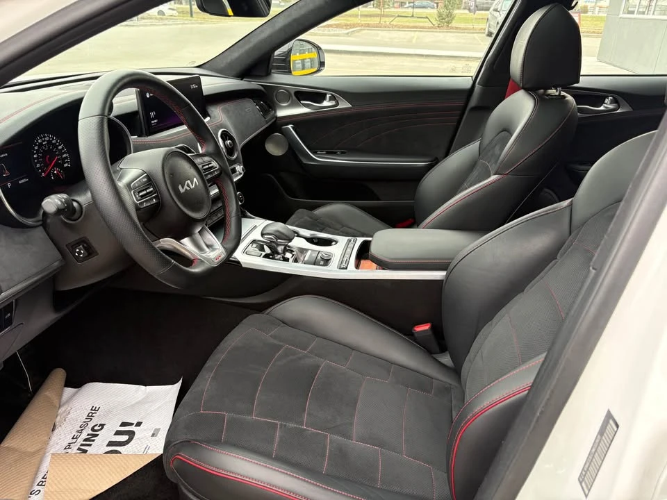 2022 Kia Stinger GT - Image 8 of 17