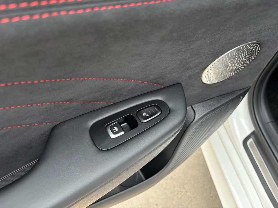 2022 Kia Stinger GT - Image 15 of 17