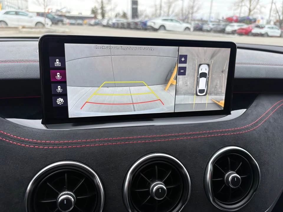 2022 Kia Stinger GT - Image 10 of 17