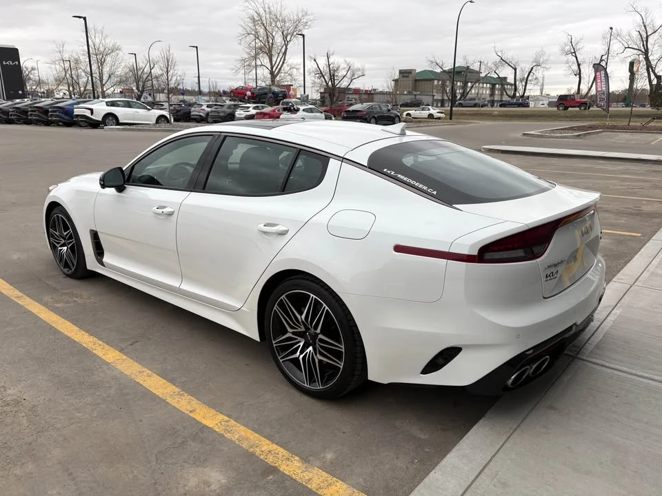 2022 Kia Stinger GT - Image 7 of 17