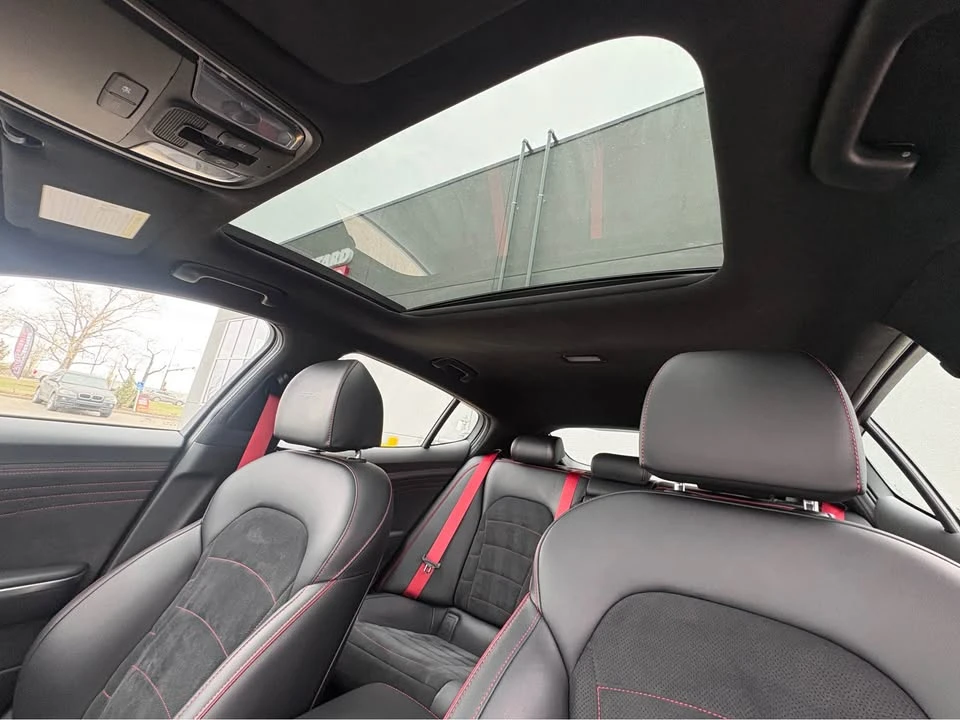 2022 Kia Stinger GT - Image 13 of 17