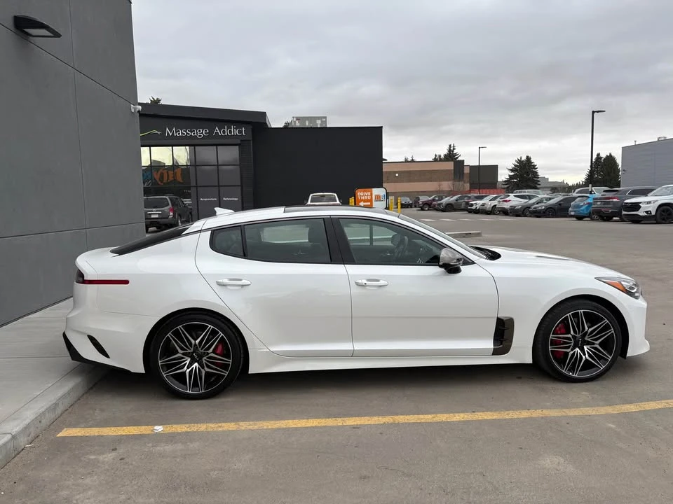 2022 Kia Stinger GT - Image 4 of 17