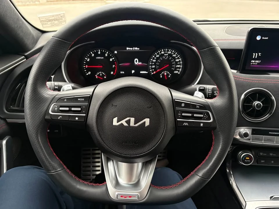 2022 Kia Stinger GT - Image 9 of 17