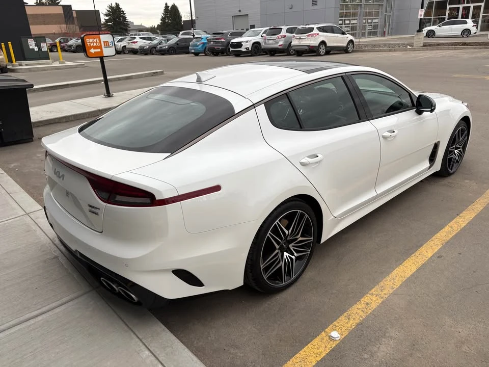 2022 Kia Stinger GT - Image 5 of 17