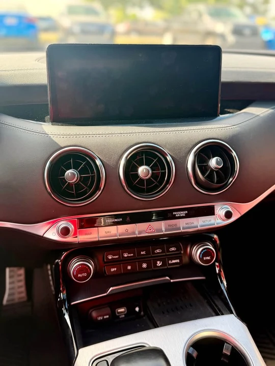 2022 Kia Stinger GT - Image 13 of 20