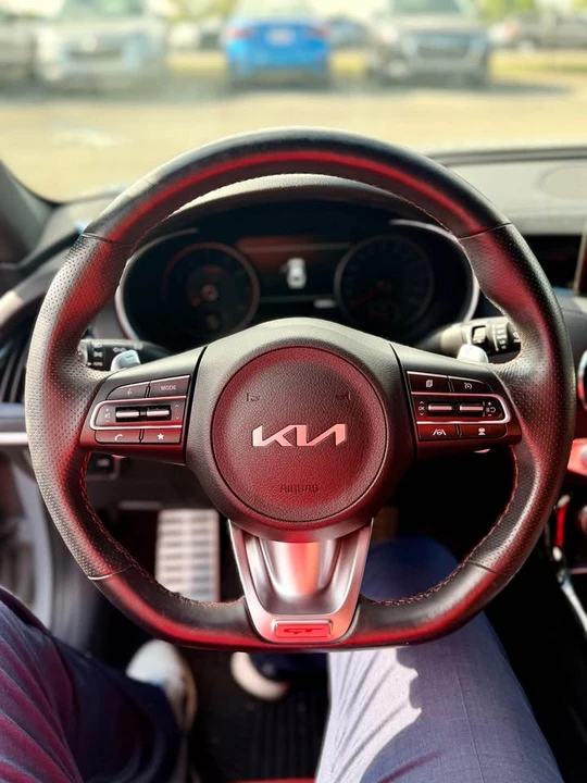 2022 Kia Stinger GT - Image 11 of 20