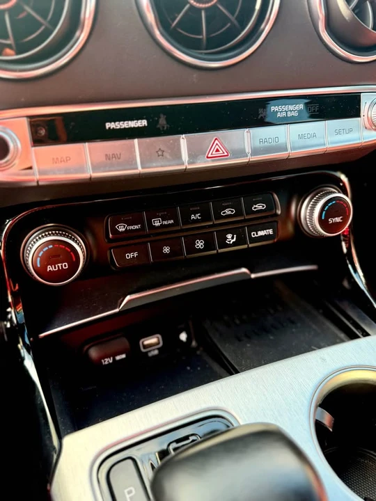 2022 Kia Stinger GT - Image 14 of 20
