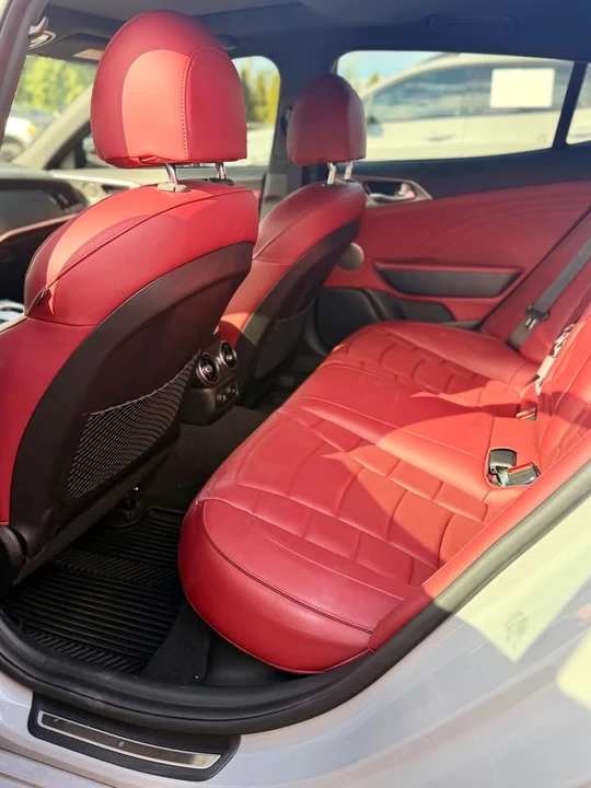 2022 Kia Stinger GT - Image 18 of 20