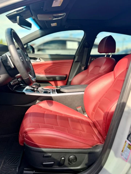 2022 Kia Stinger GT - Image 9 of 20