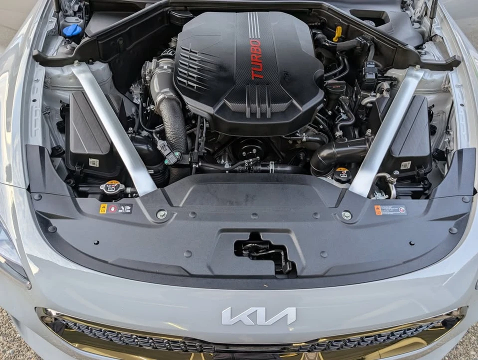 2022 Kia Stinger GT - Image 5 of 10