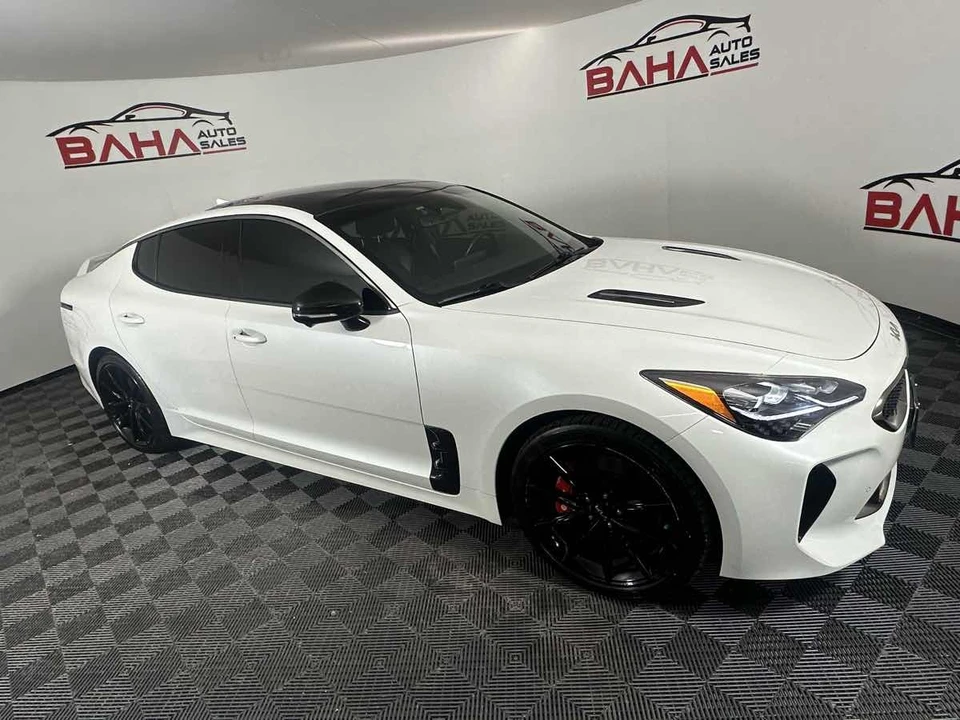 2022 Kia Stinger GT - Image 11 of 21