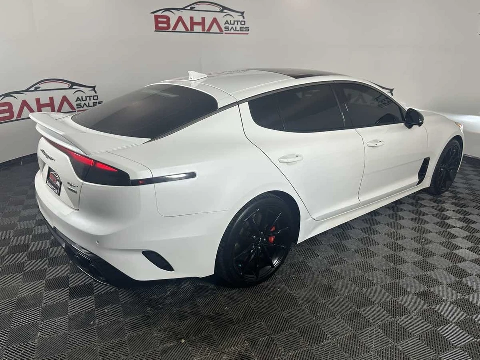 2022 Kia Stinger GT - Image 8 of 21