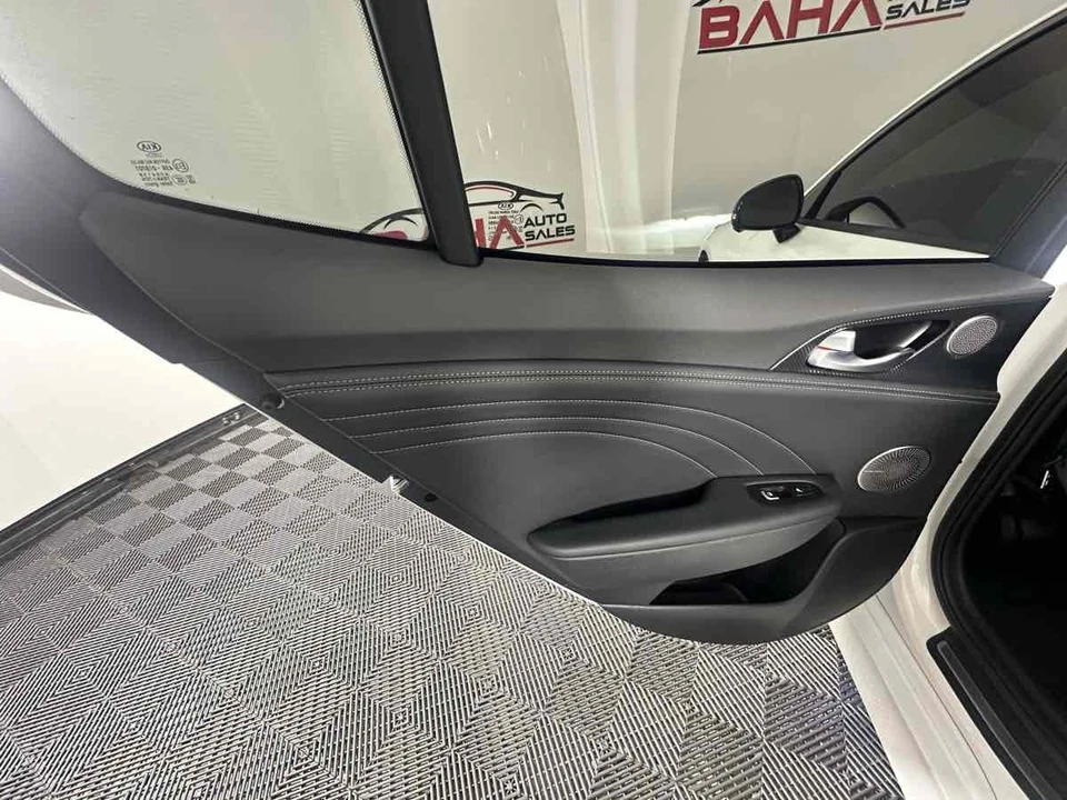 2022 Kia Stinger GT - Image 17 of 21