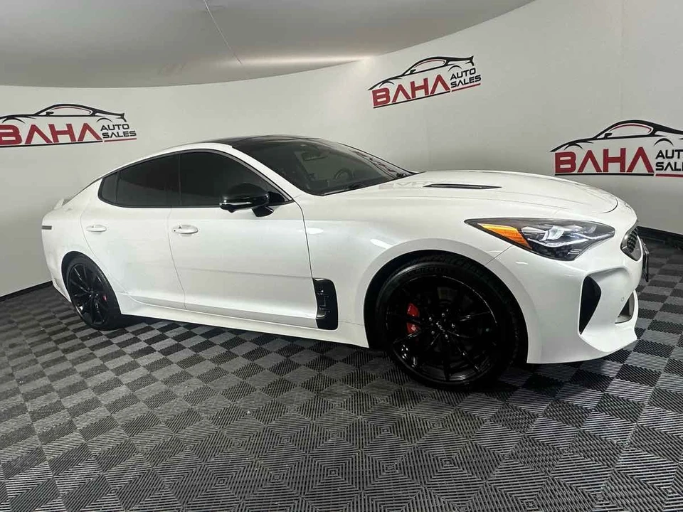 2022 Kia Stinger GT - Image 12 of 21