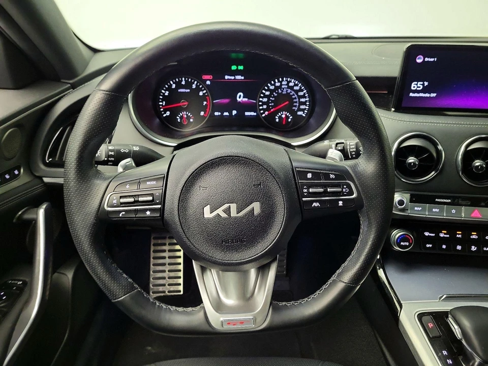 2022 Kia Stinger GT - Image 11 of 26