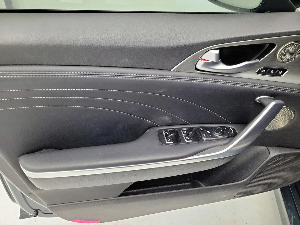 2022 Kia Stinger GT - Image 13 of 26