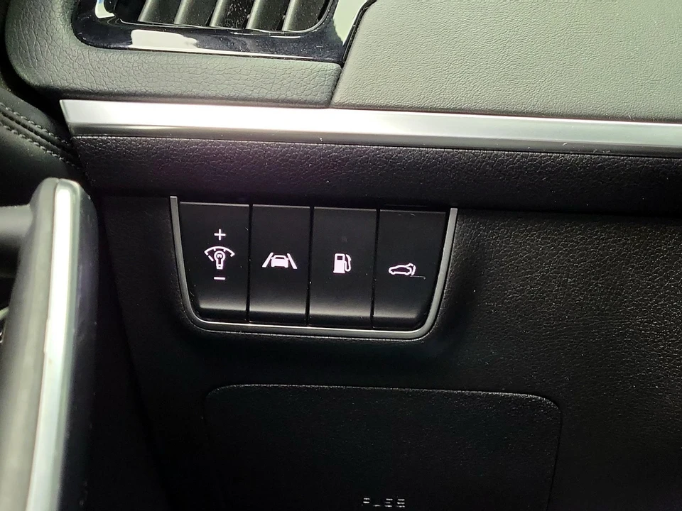 2022 Kia Stinger GT - Image 14 of 26