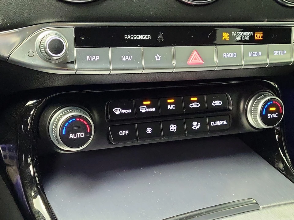 2022 Kia Stinger GT - Image 17 of 26