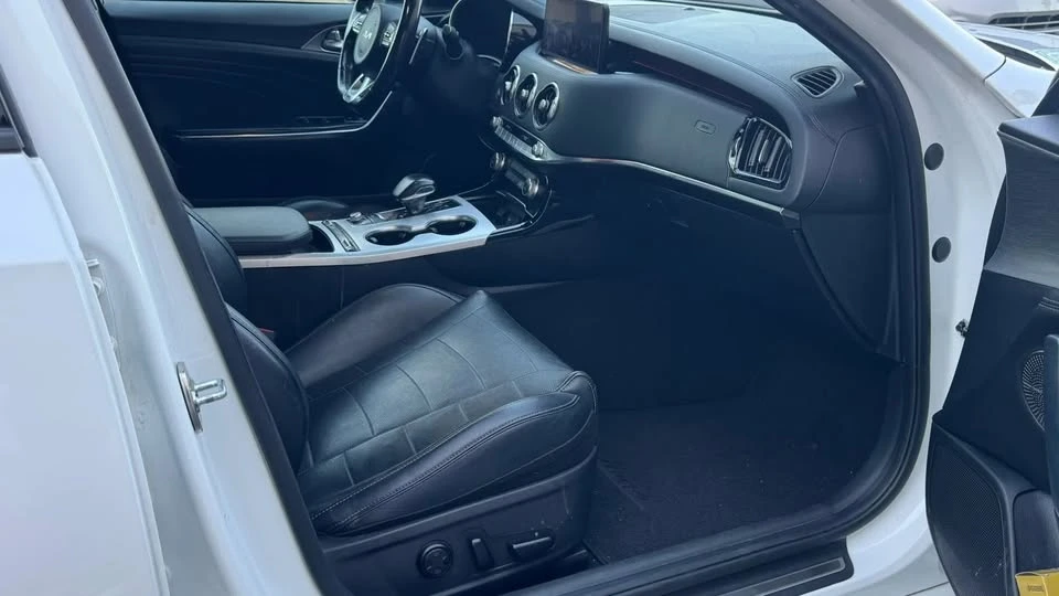 2022 Kia Stinger GT - Image 12 of 20