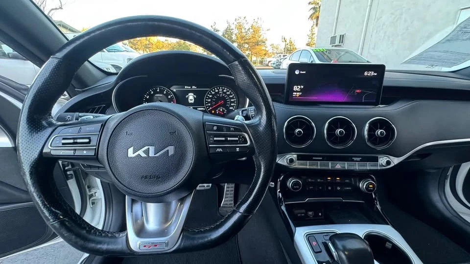 2022 Kia Stinger GT - Image 17 of 20