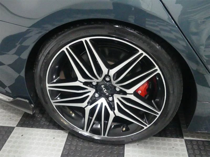 2022 Kia Stinger GT - Image 17 of 20