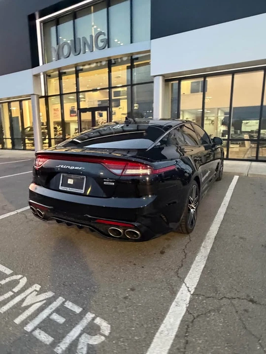 2022 Kia Stinger GT - Image 2 of 9