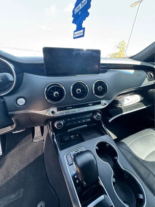 2022 Kia Stinger GT - Image 11 of 12