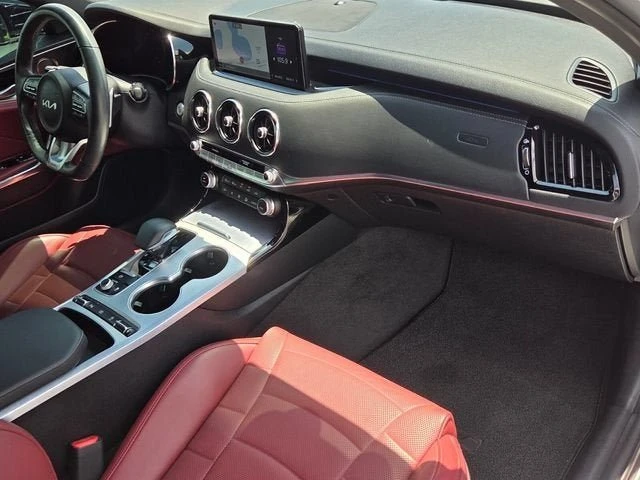 2022 Kia Stinger GT - Image 18 of 19