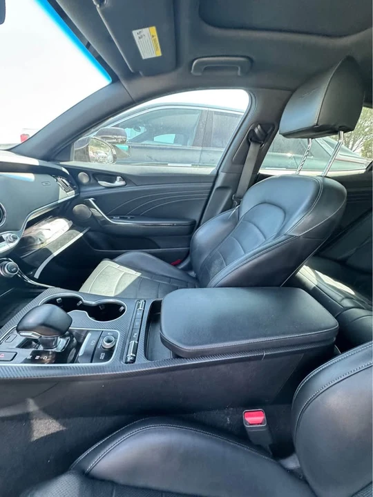 2022 Kia Stinger GT - Image 9 of 12