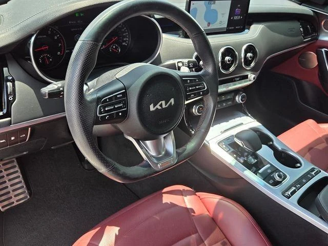2022 Kia Stinger GT - Image 10 of 19