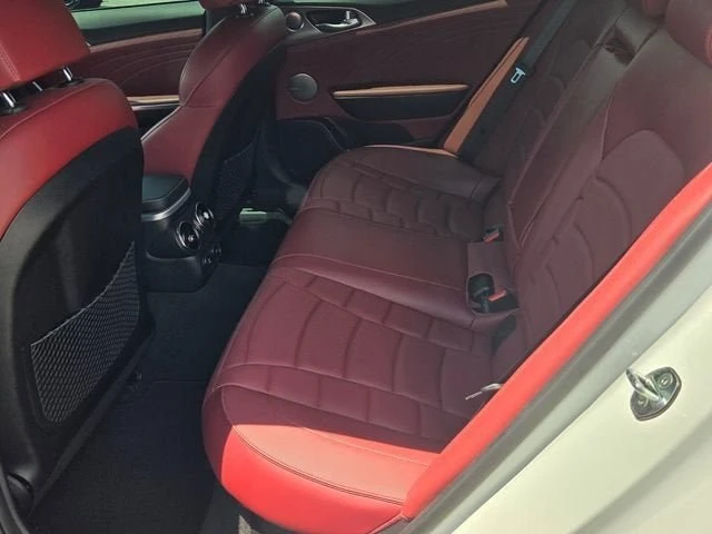 2022 Kia Stinger GT - Image 11 of 19