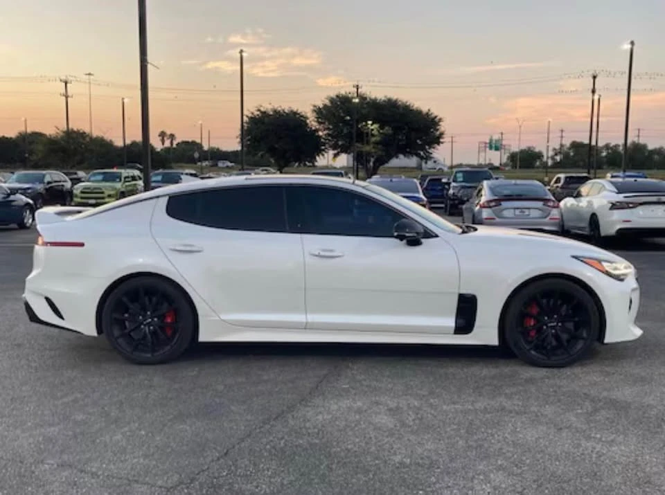 2022 Kia Stinger GT - Image 2 of 8