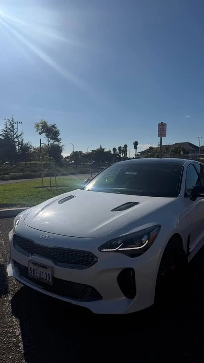 2022 Kia Stinger GT - Image 2 of 13