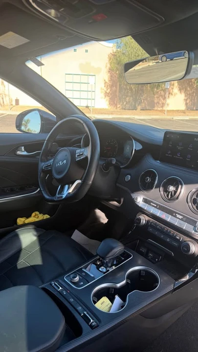 2022 Kia Stinger GT - Image 10 of 13