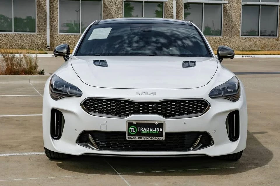 2022 Kia Stinger GT - Image 8 of 16