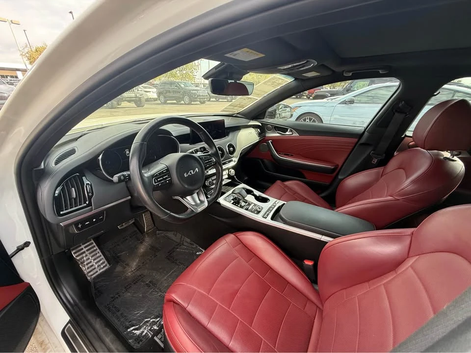 2022 Kia Stinger GT - Image 8 of 10