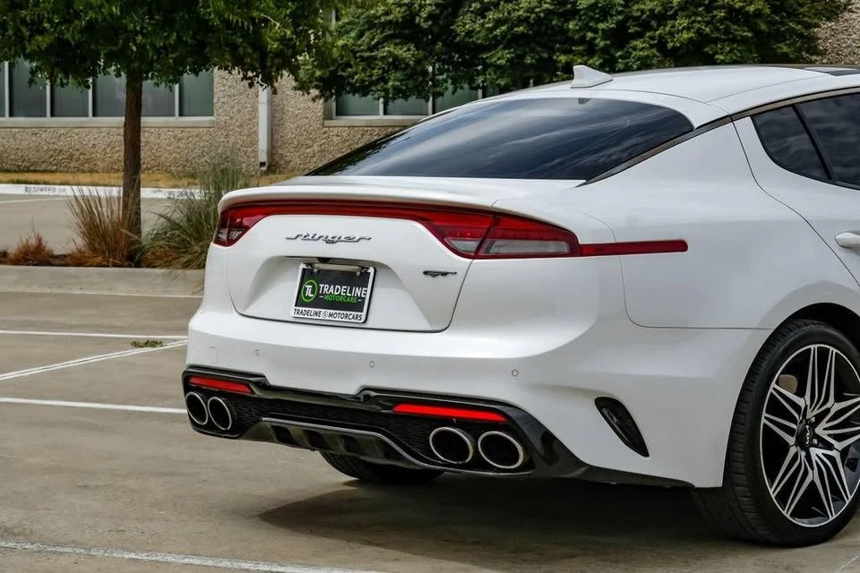2022 Kia Stinger GT - Image 12 of 16