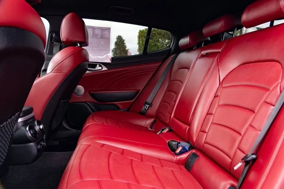 2022 Kia Stinger GT - Image 16 of 20