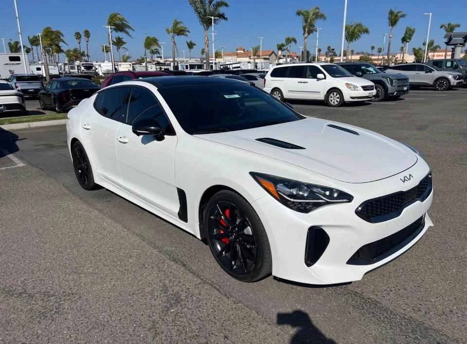 2022 Kia Stinger GT - Image 2 of 6