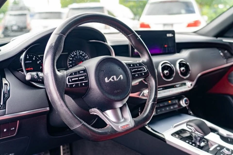 2022 Kia Stinger GT - Image 13 of 20