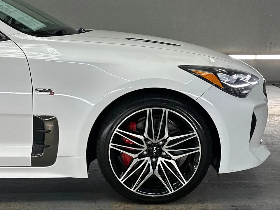 2022 Kia Stinger GT - Image 9 of 20