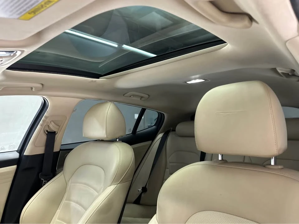 2022 Kia Stinger GT - Image 17 of 20