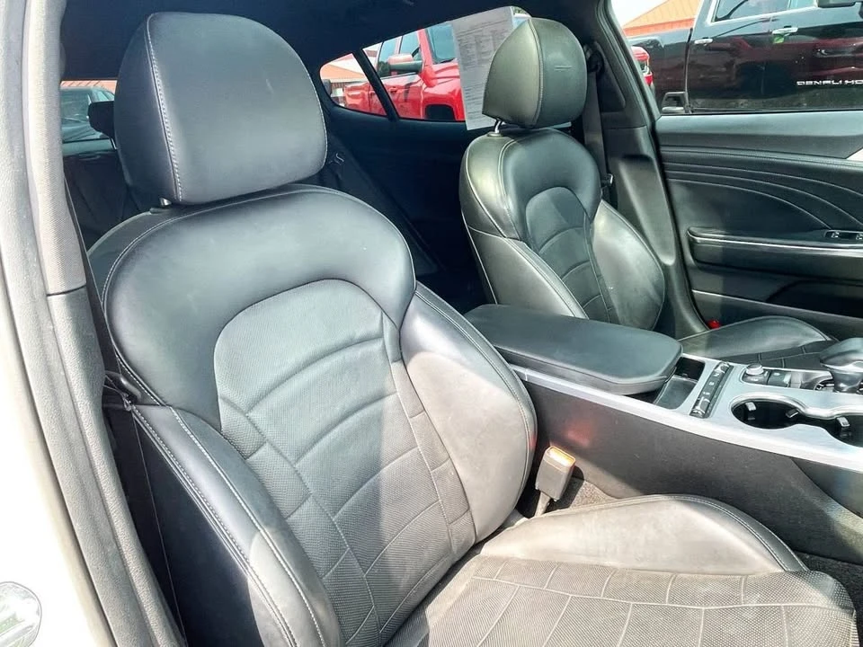 2022 Kia Stinger GT - Image 10 of 15