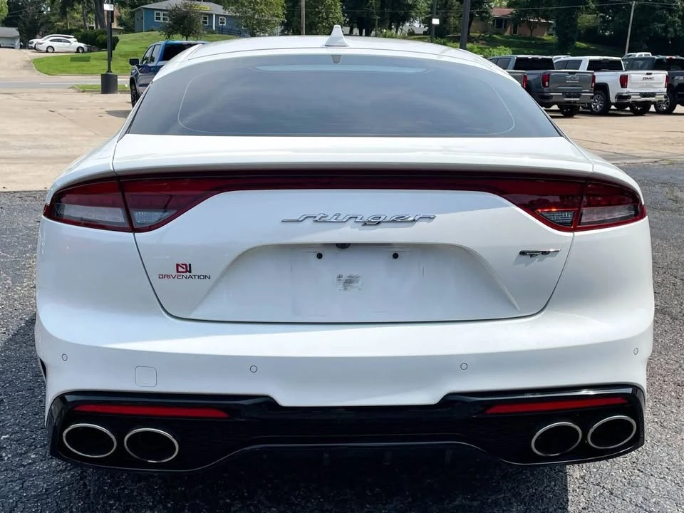 2022 Kia Stinger GT - Image 8 of 15