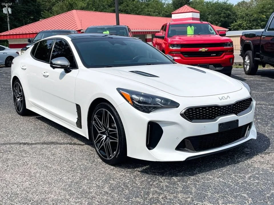 2022 Kia Stinger GT - Image 2 of 15