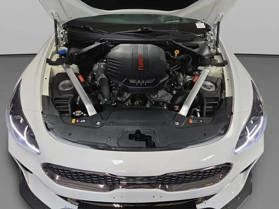 2022 Kia Stinger GT - Image 16 of 17