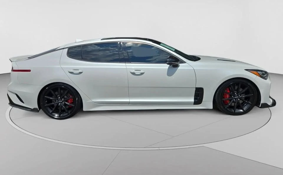 2022 Kia Stinger GT - Image 6 of 17
